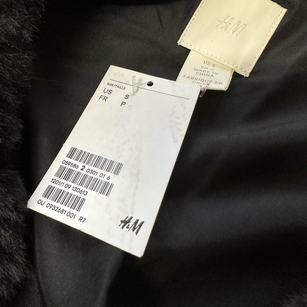 NEW H&M Black Faux Fur Cropped Jacket, Size S - Picture 4 of 6